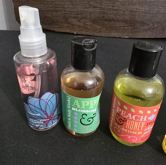 Bath & Body Works Fragrance, Lotion And Shower Gel Lot Of 5 - Picture 6 of 6